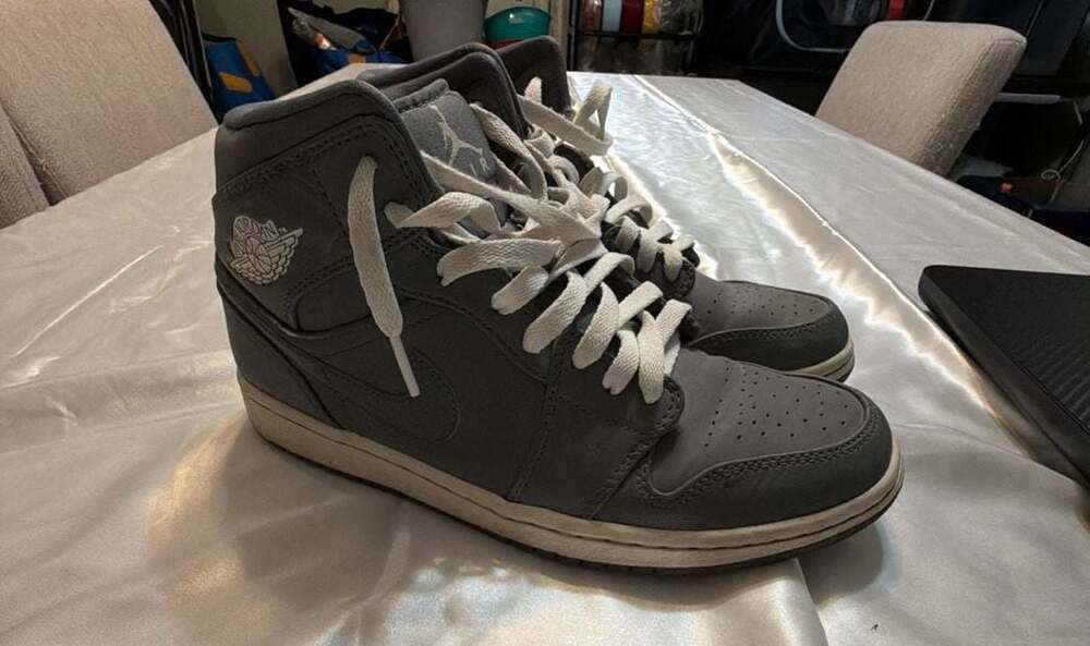 Air Jordan 1 Retro Mid Cool Grey 554724-014 Men's Size 8.5